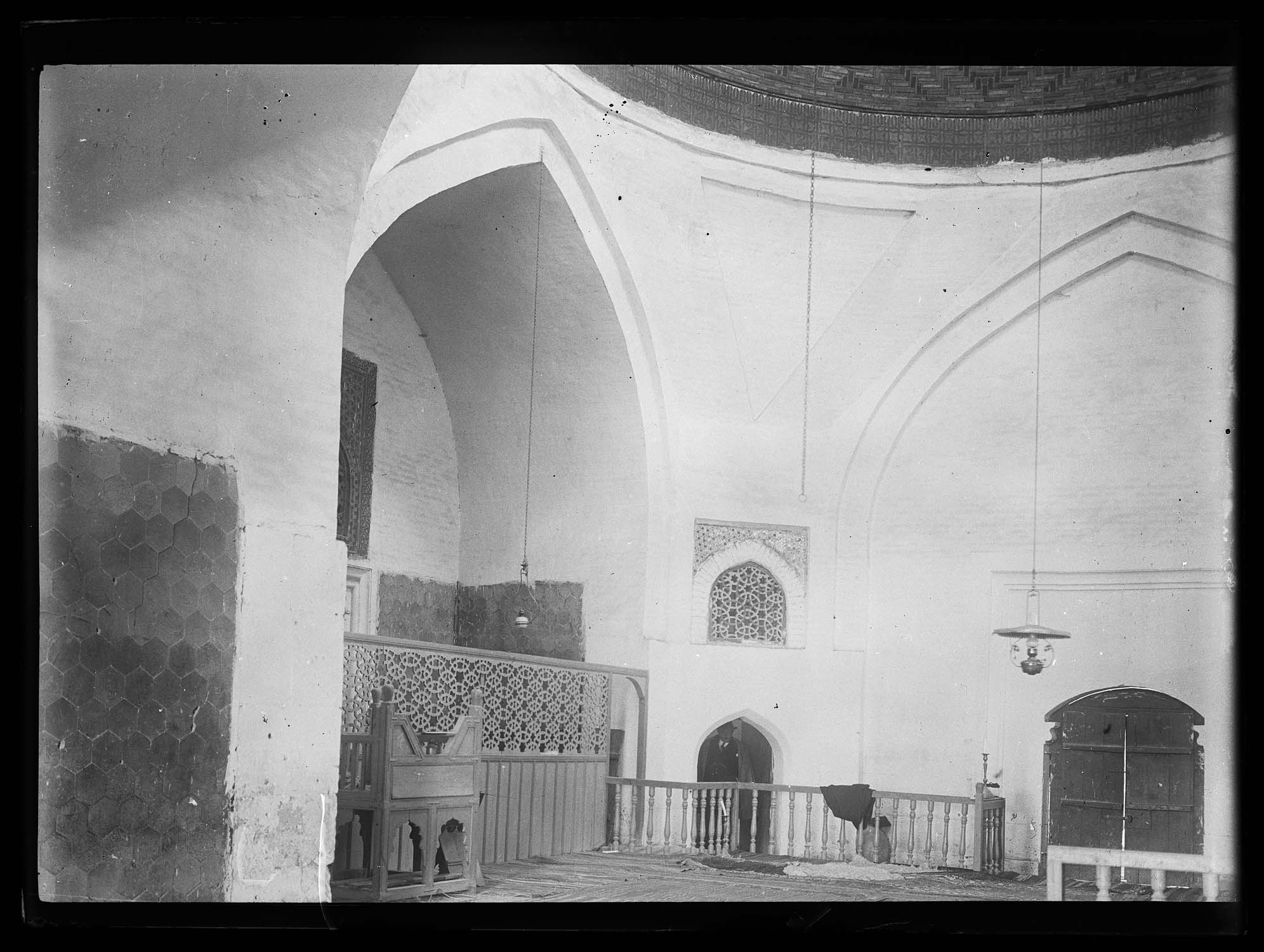 Intérieur d'une mosquée non identifiée